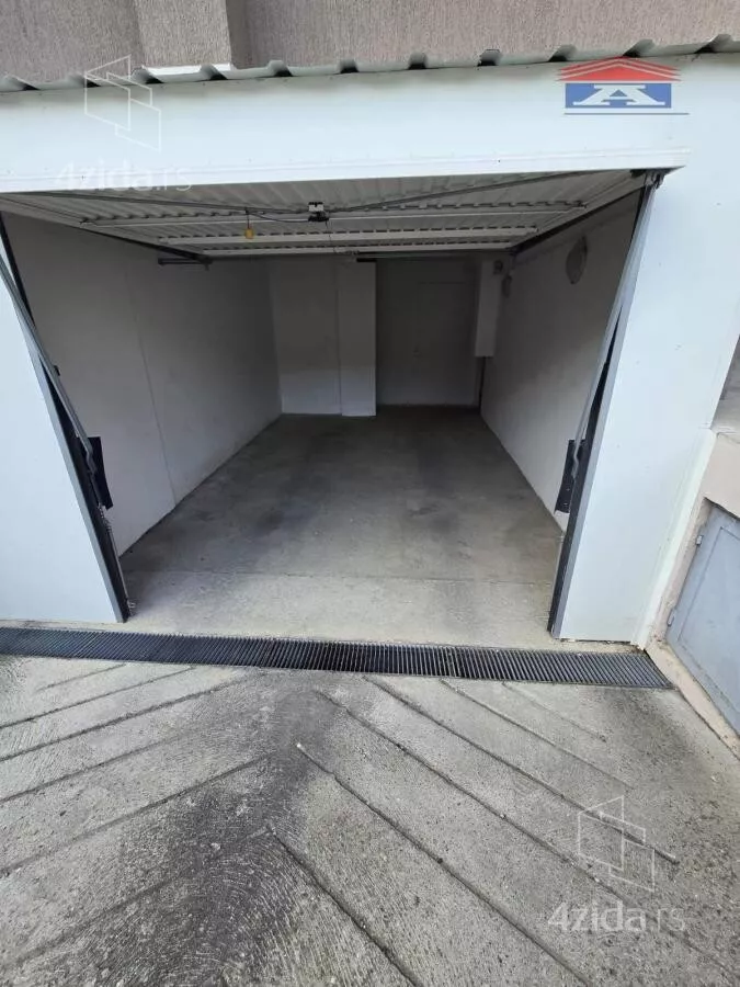 Garaža | 4zida