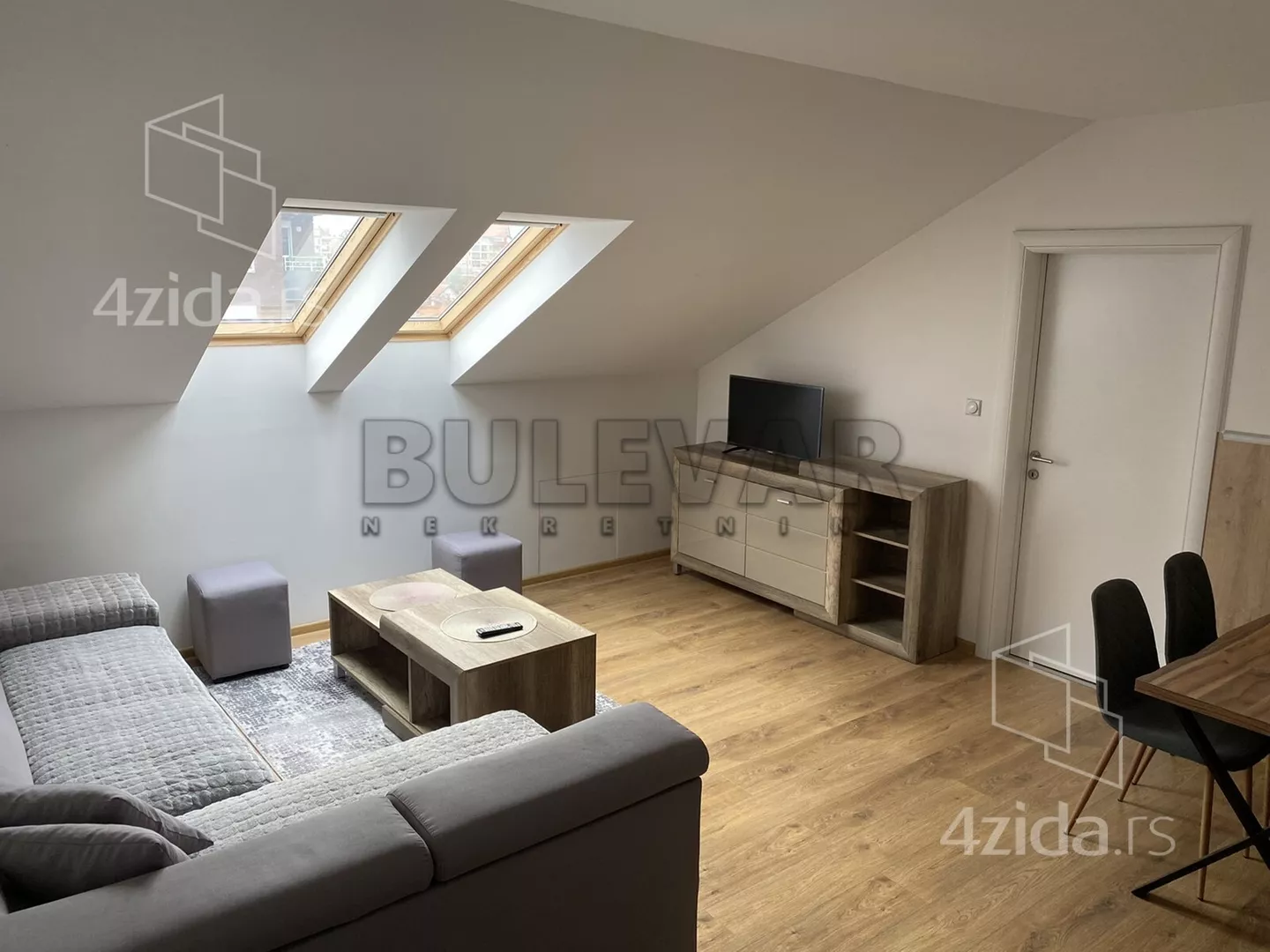 Dvoiposoban stan | 4zida