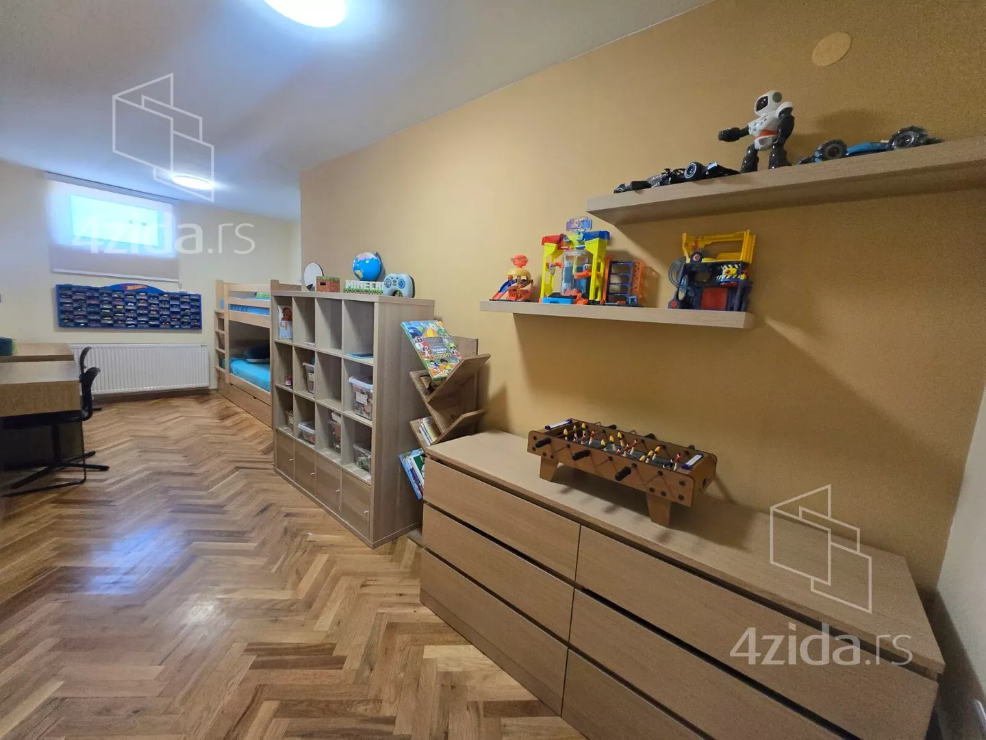 Troiposoban stan | 4zida