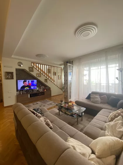 Trg Komenskog 8 | 4zida.rs