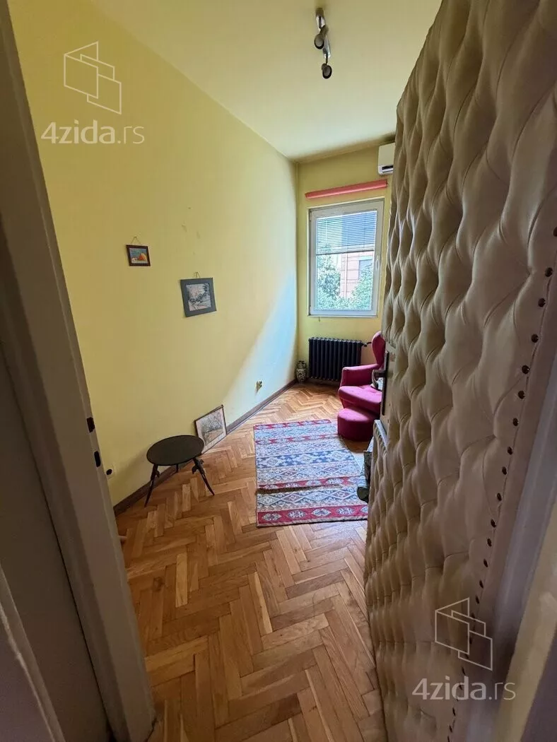 Četvoroiposoban stan | 4zida