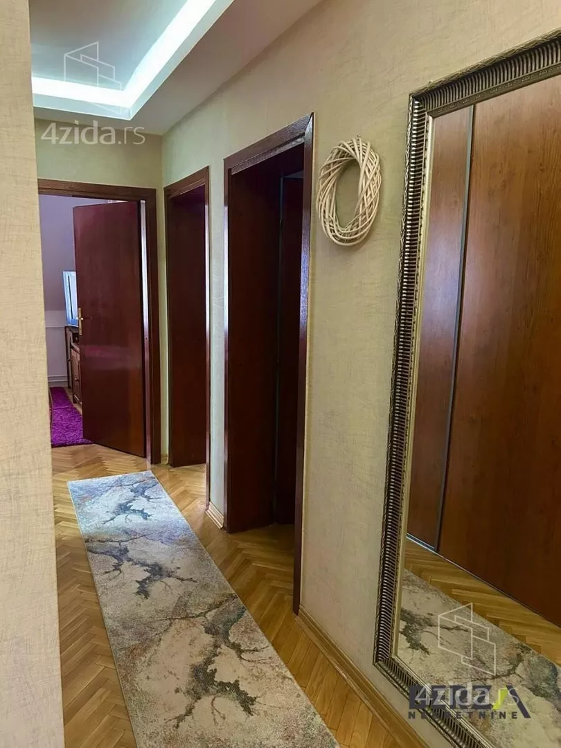 Troiposoban stan | 4zida