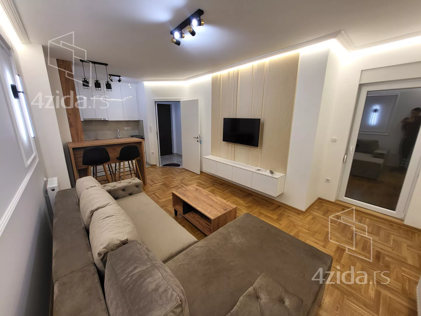 Jednoiposoban stan | 4zida