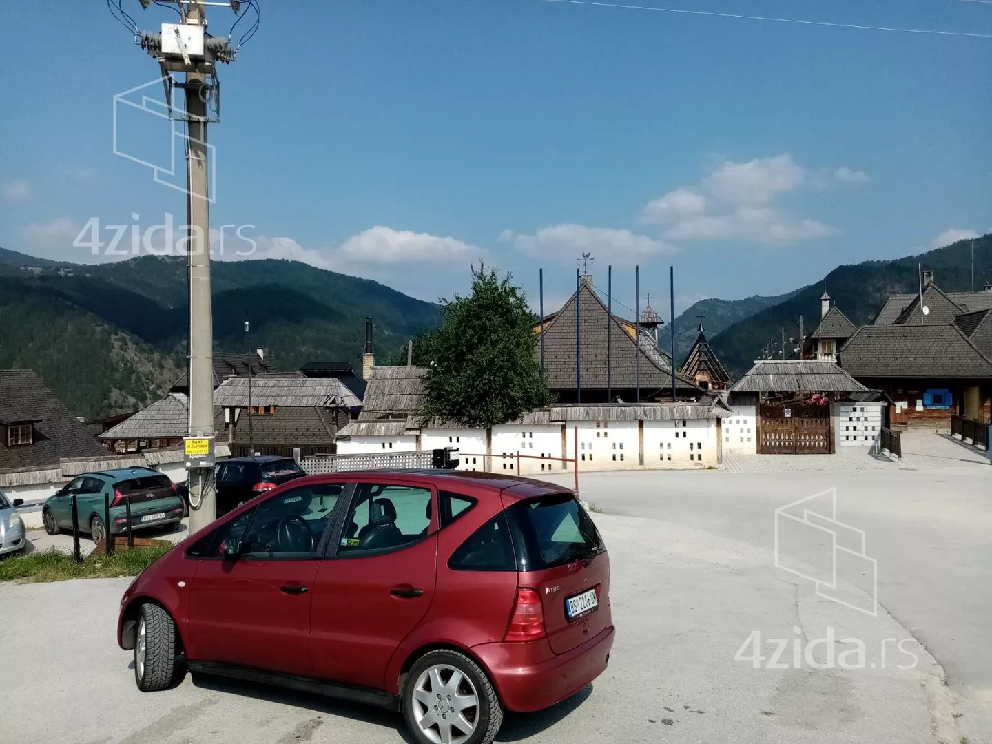 Jednoiposoban stan | 4zida