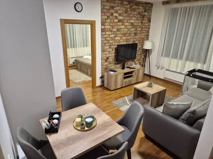 Panta Mijailovića 30B | 4zida.rs