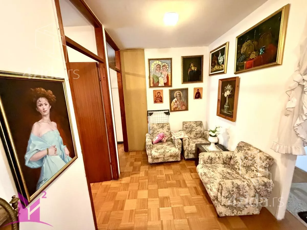 Troiposoban stan | 4zida