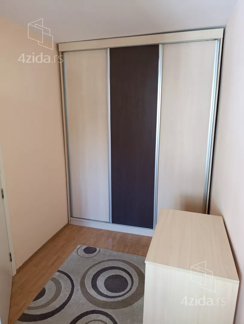 1,5 sobe stan za izdavanje — Beograd, Rakovica opština, Kanarevo Brdo, Vukasovićeva 10, 42m², 350€