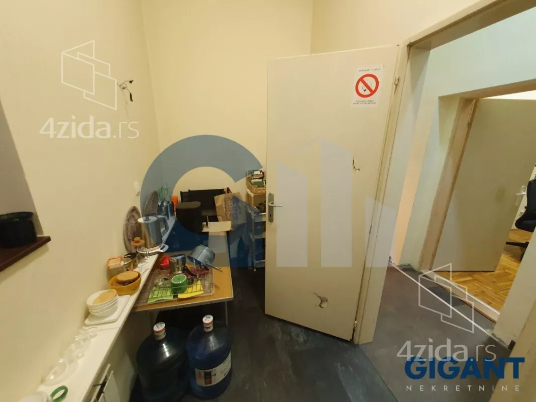 Lokal | 4zida
