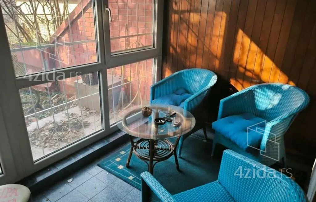 Petosoban stan | 4zida