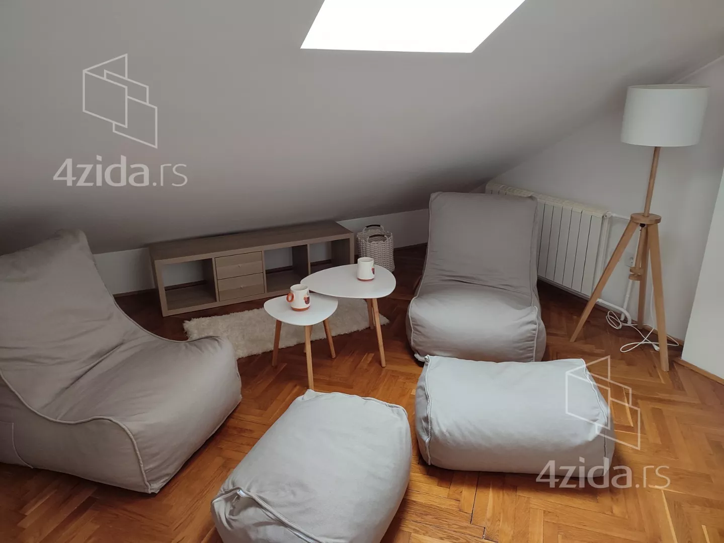 Troiposoban stan | 4zida