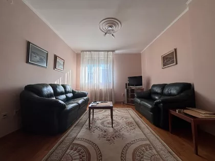 Dečanska bb | 4zida.rs