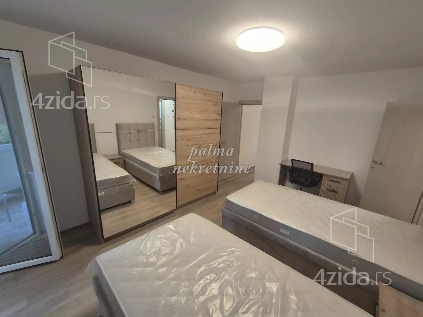 Dvoiposoban stan | 4zida