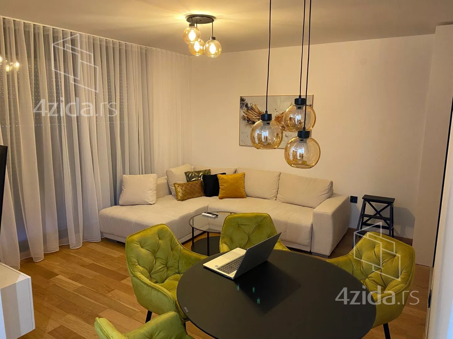 Dvoiposoban stan | 4zida