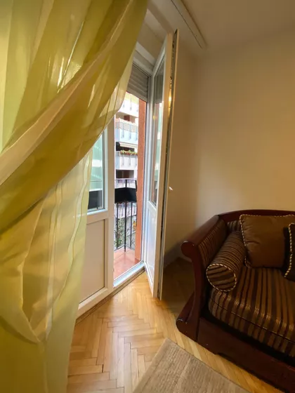 Pravni fakultet - Vračar | 4zida.rs