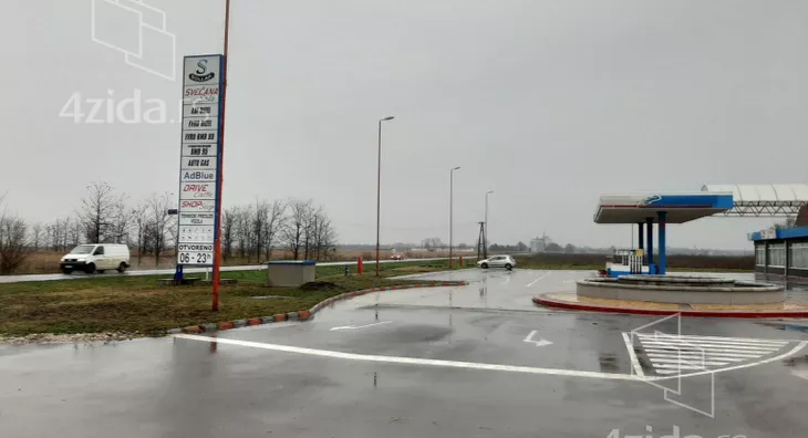 Poslovna zgrada | 4zida