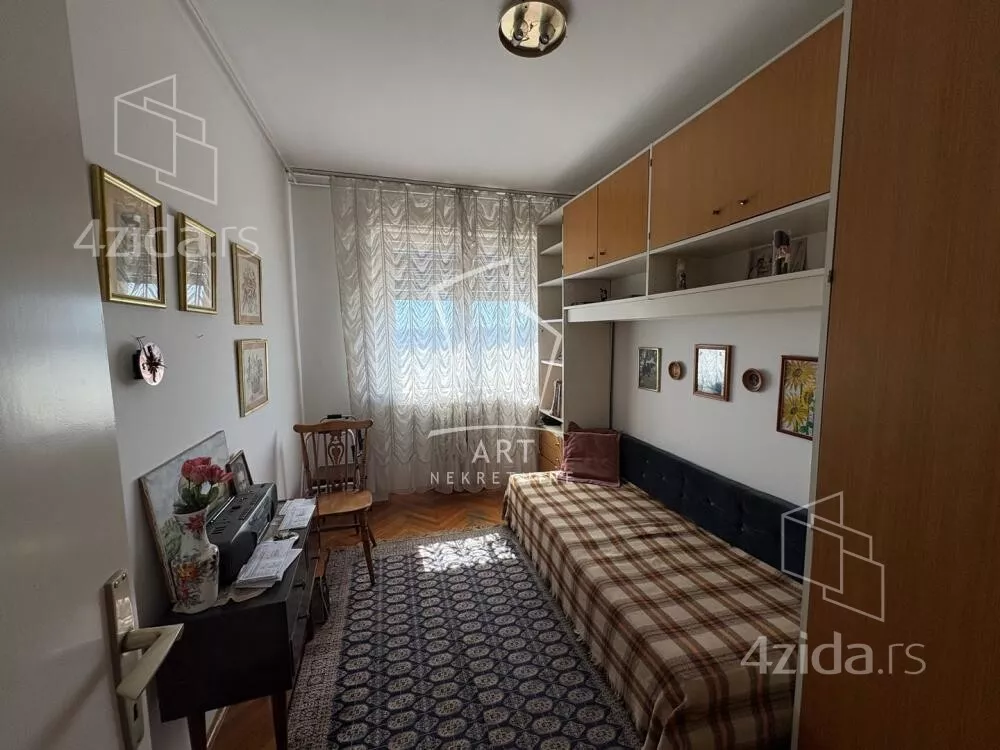Četvoroiposoban stan | 4zida