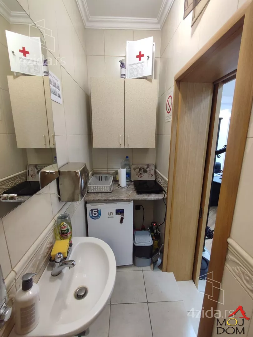 Poslovni prostor | 4zida