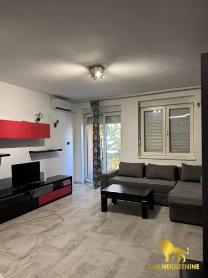 ŠUMADIJSKA | 4zida.rs