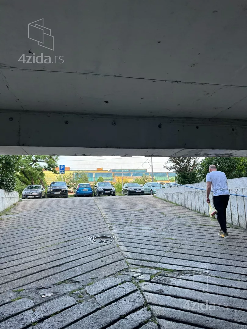 Parking | 4zida