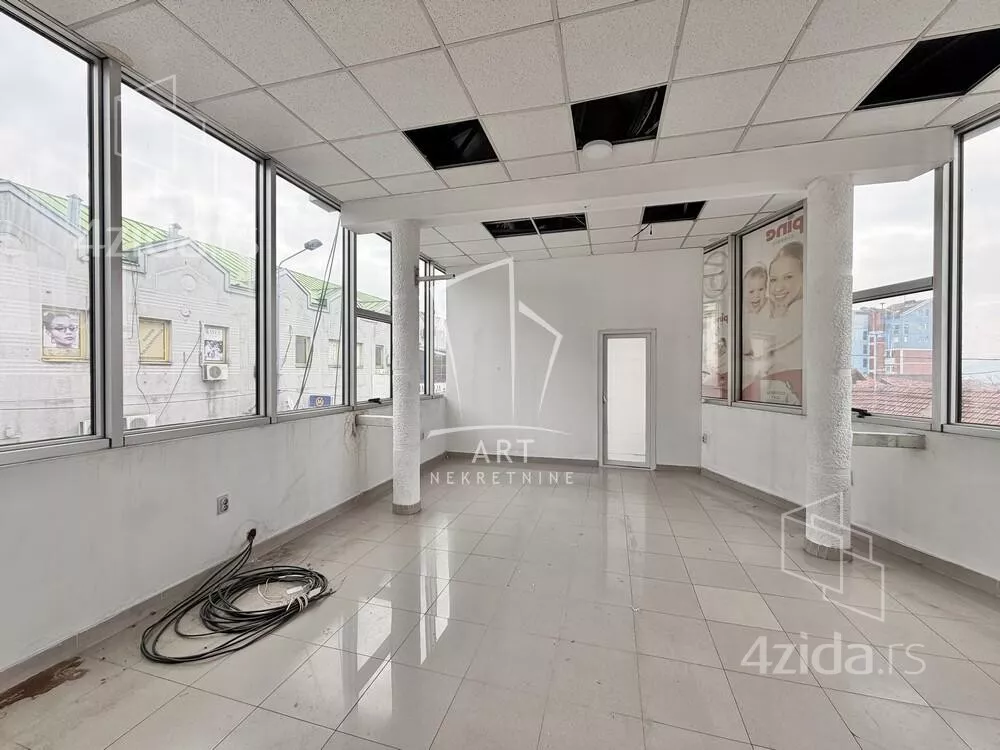 Lokal | 4zida