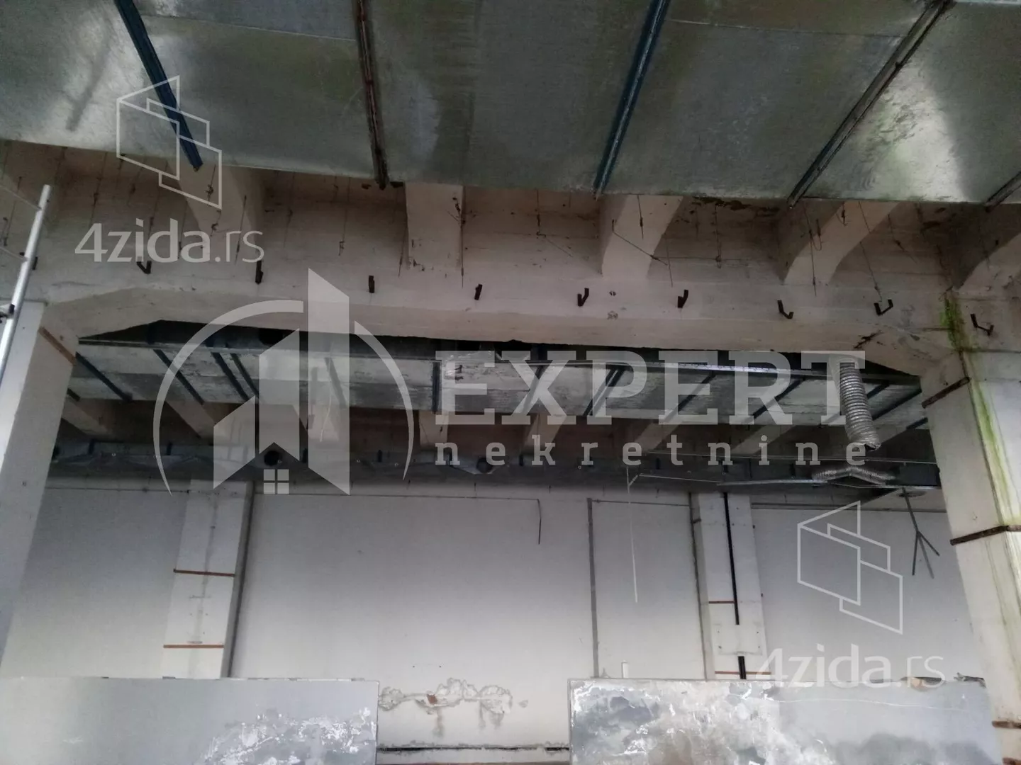 Lokal | 4zida