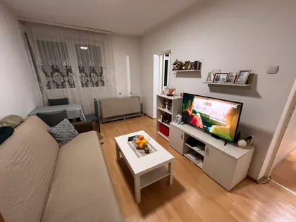 Božidar Adžija | 4zida.rs