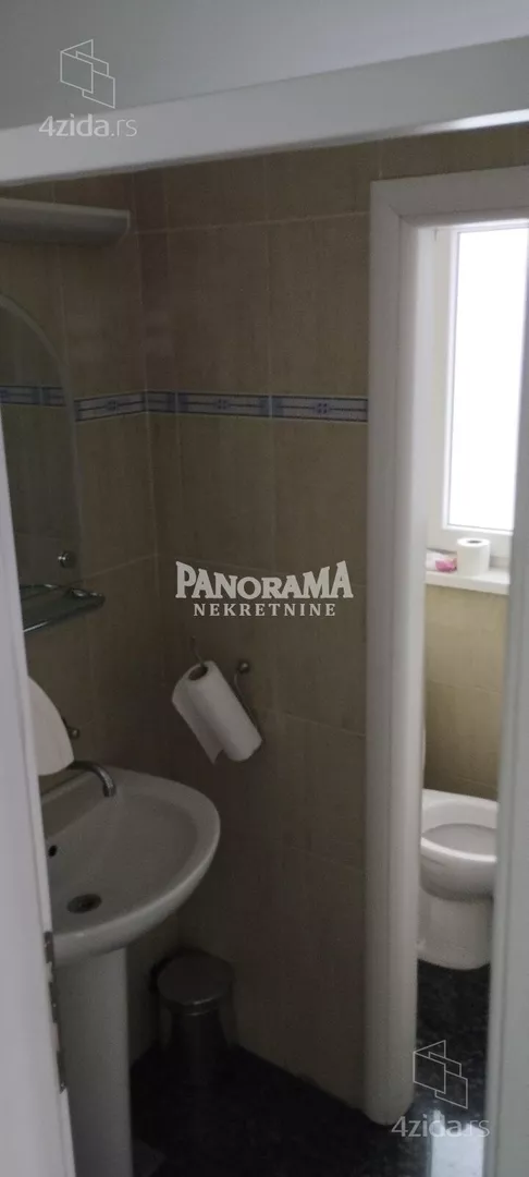 Poslovna zgrada | 4zida