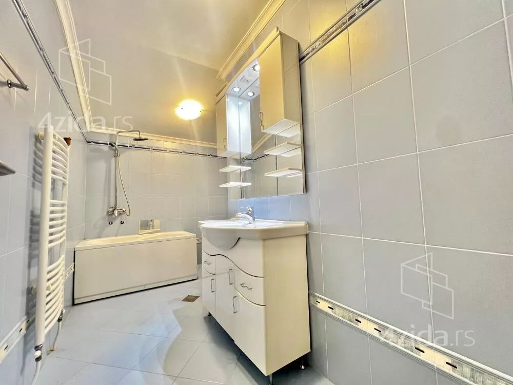 4-etažna kuća | 4zida