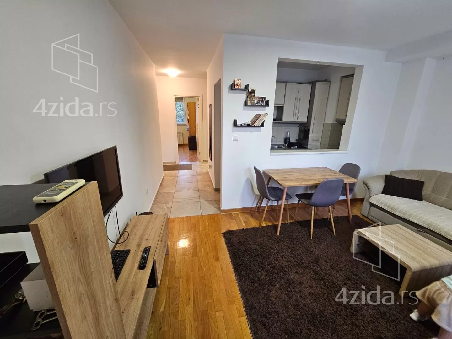 Dvoiposoban stan | 4zida