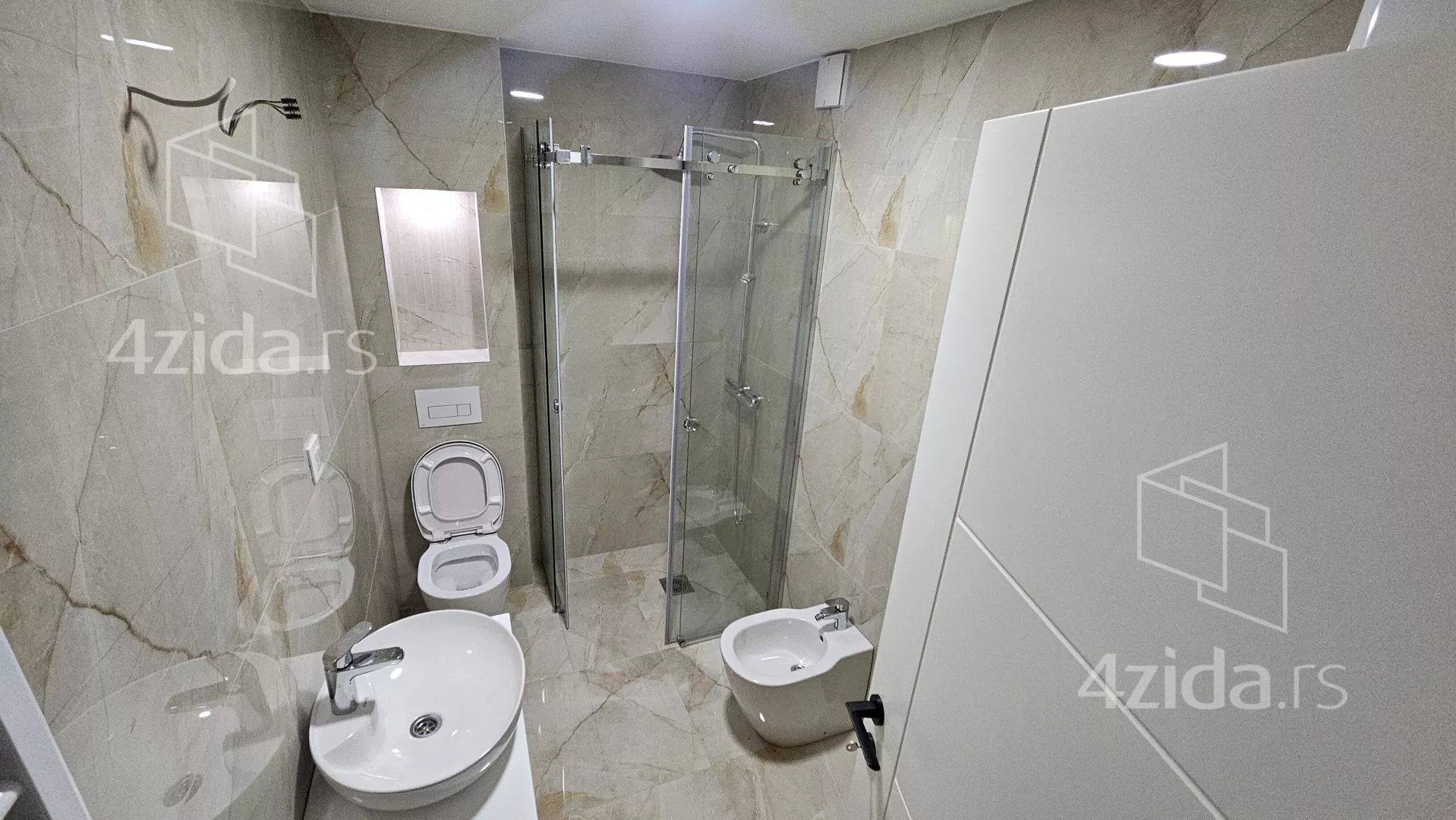 Troiposoban stan | 4zida