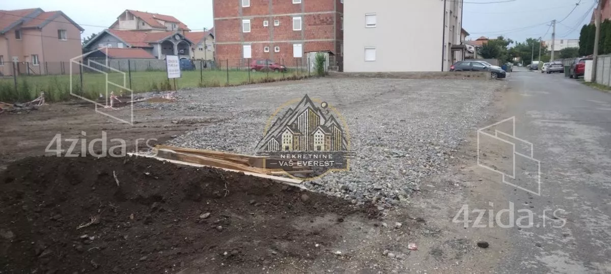 Plac | 4zida