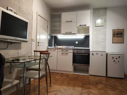 Klinički Centar | 4zida.rs