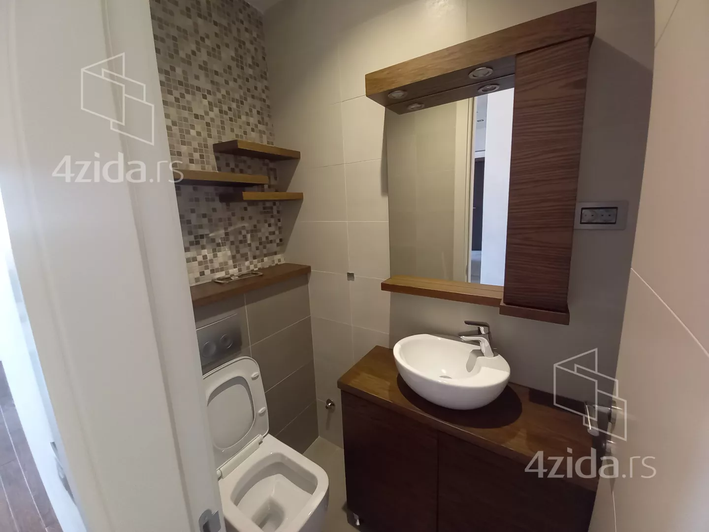 Petosoban stan | 4zida