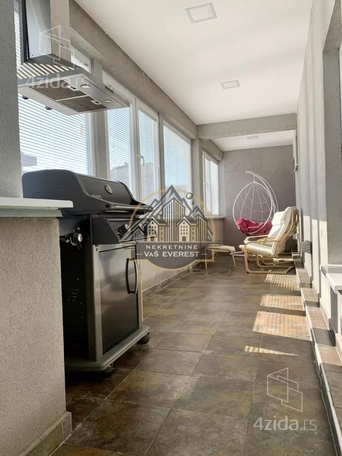 Troiposoban stan | 4zida