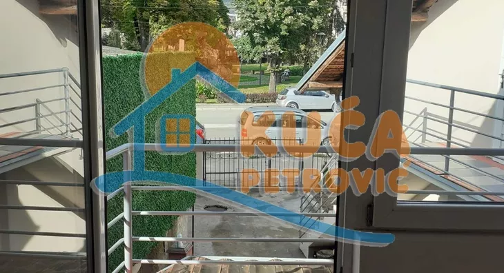 Lokal | 4zida