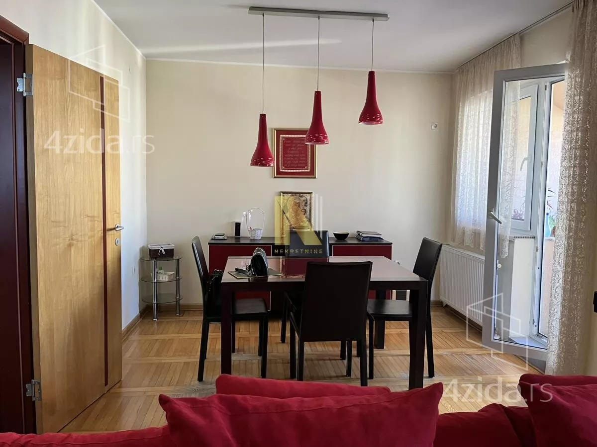 Petosoban stan | 4zida