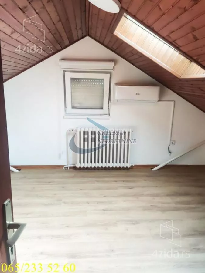 Četvoroiposoban stan | 4zida