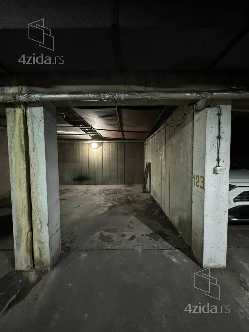 Parking | 4zida