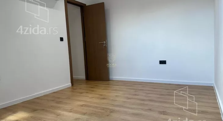 Četvoroiposoban stan | 4zida