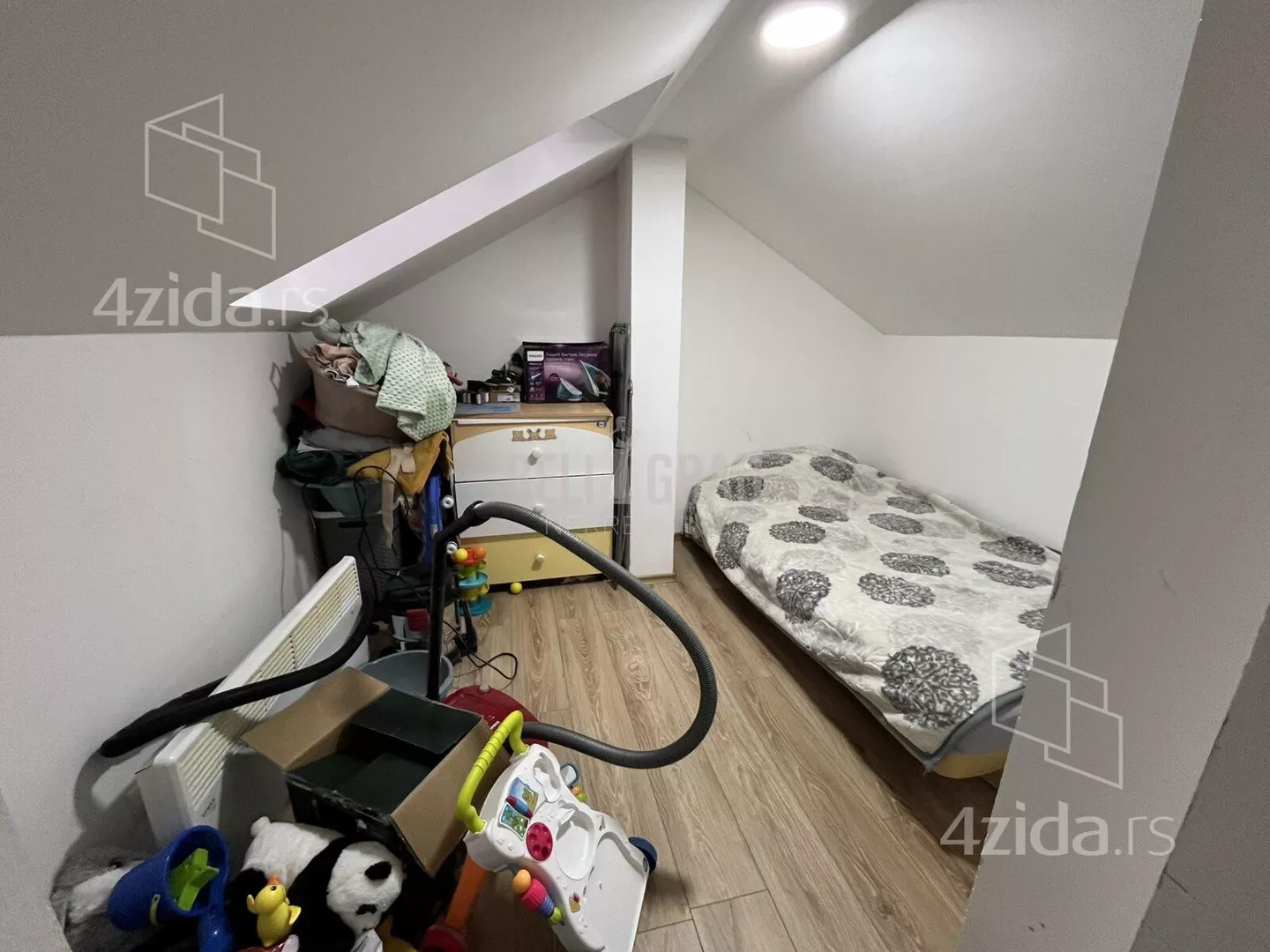 Troiposoban stan | 4zida