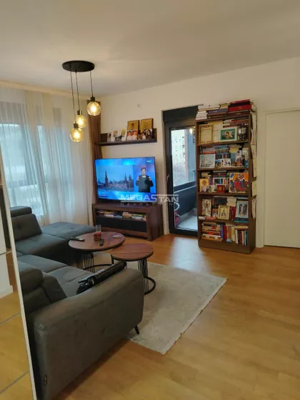 Ustanička | 4zida.rs