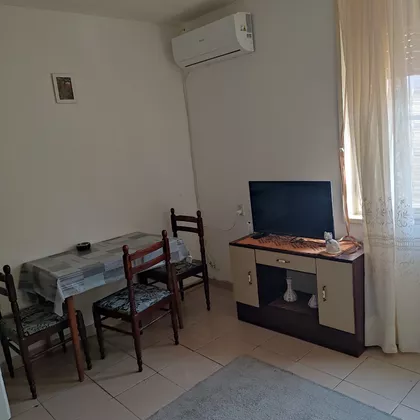 Anrija Žamea | 4zida.rs