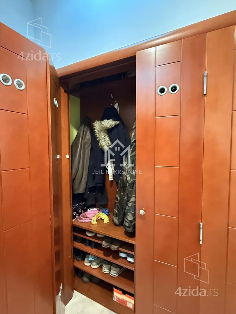 Petosoban stan | 4zida