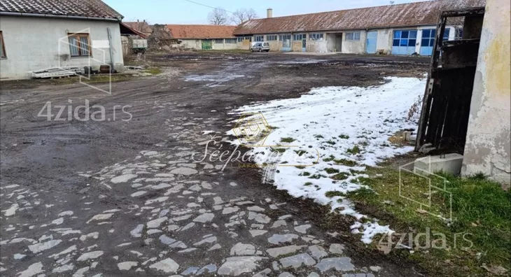Poslovna zgrada | 4zida
