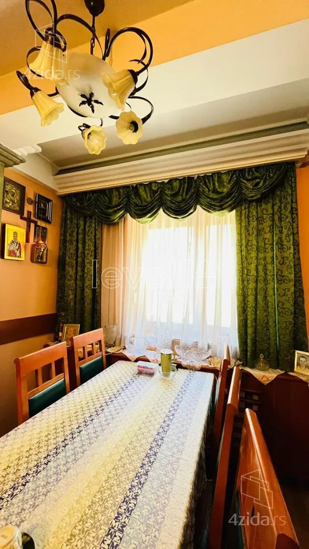 Petosoban stan | 4zida