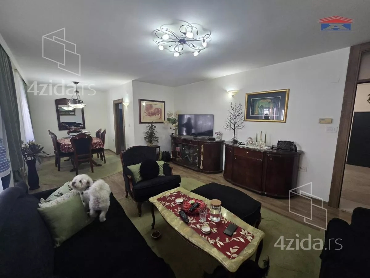 Četvorosoban stan | 4zida