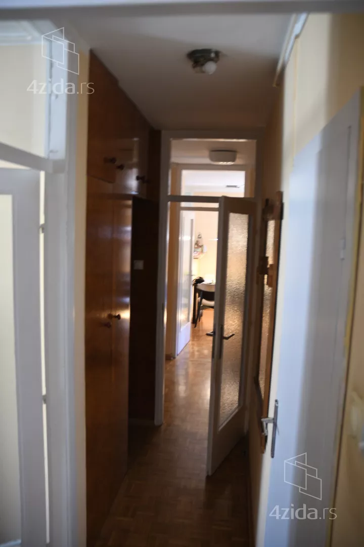 Četvoroiposoban stan | 4zida