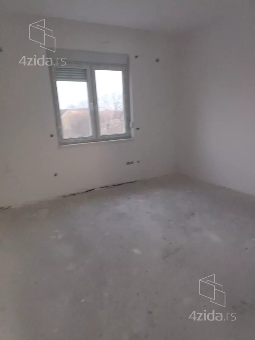 Poslovna zgrada | 4zida