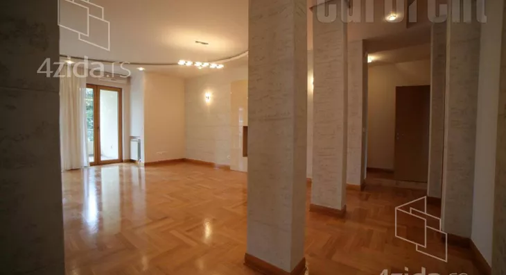 Petoiposoban stan | 4zida