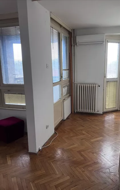 Karađorđeva | 4zida.rs